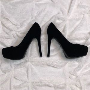 Qupid tall high heels with 2.5” platform Sz 7